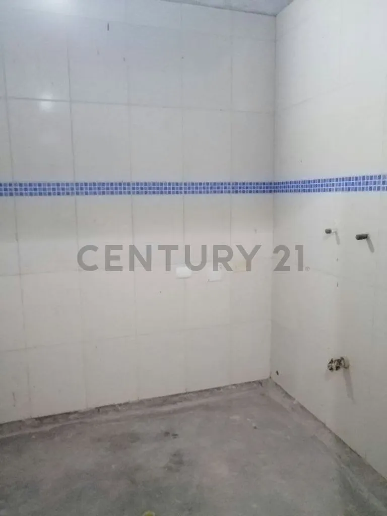 Galpones en venta Cumana Estado Sucre a puerta de avenida rotaria - 11