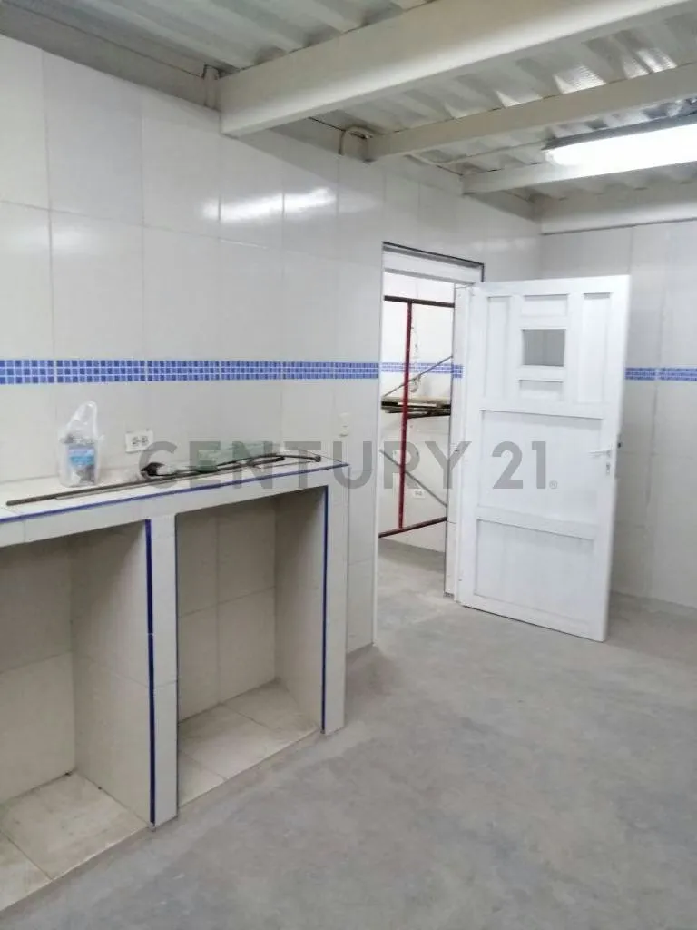Galpones en venta Cumana Estado Sucre a puerta de avenida rotaria - 13