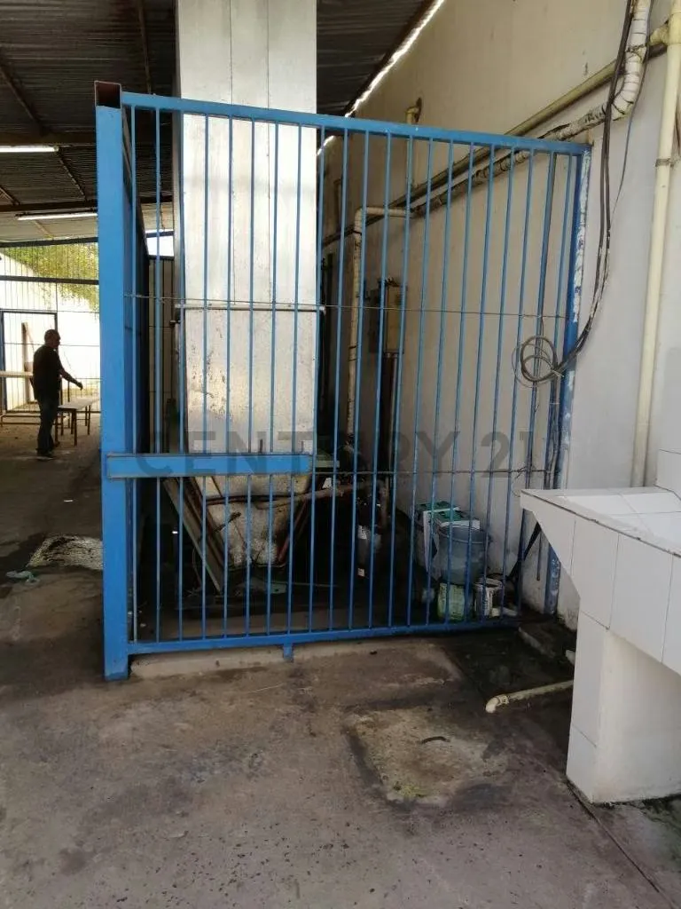 Galpones en venta Cumana Estado Sucre a puerta de avenida rotaria - 36