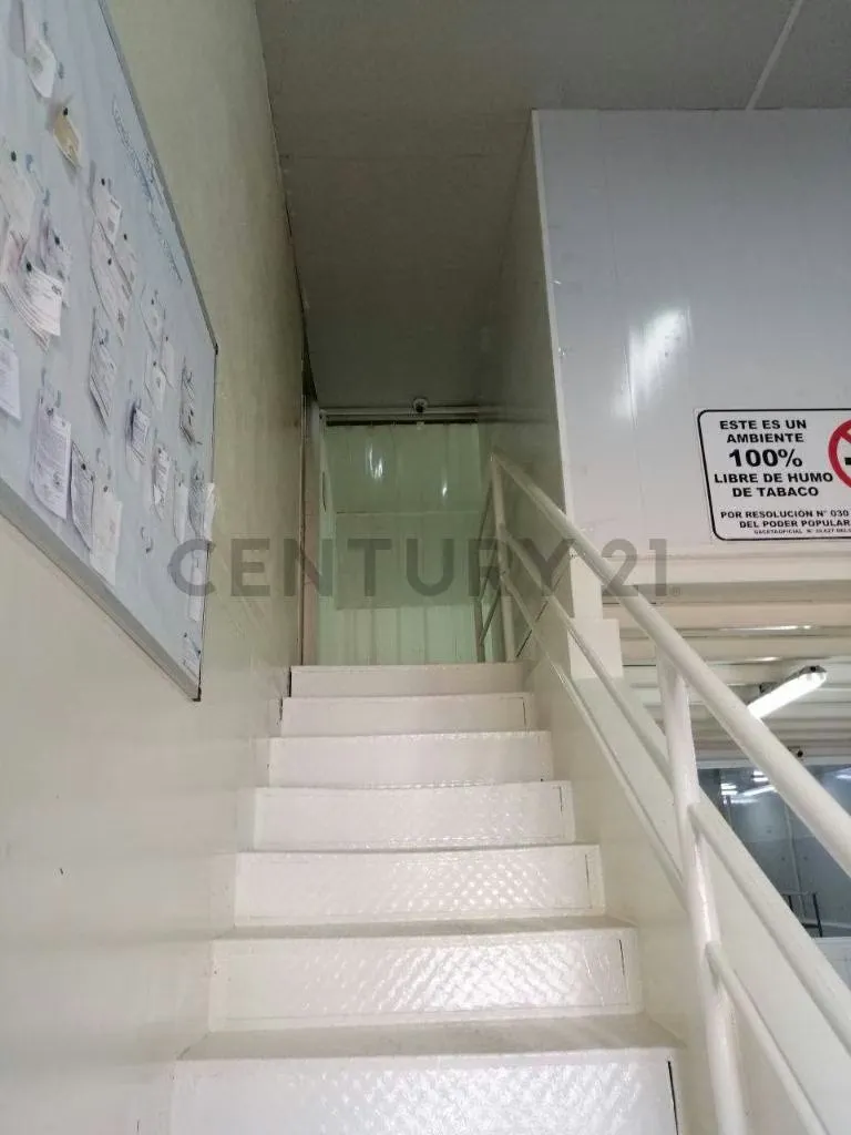 Galpones en venta Cumana Estado Sucre a puerta de avenida rotaria - 54