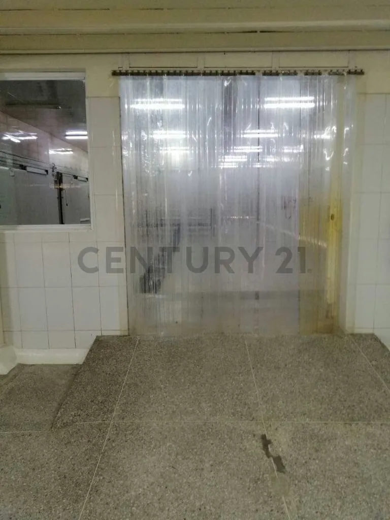 Galpones en venta Cumana Estado Sucre a puerta de avenida rotaria - 55