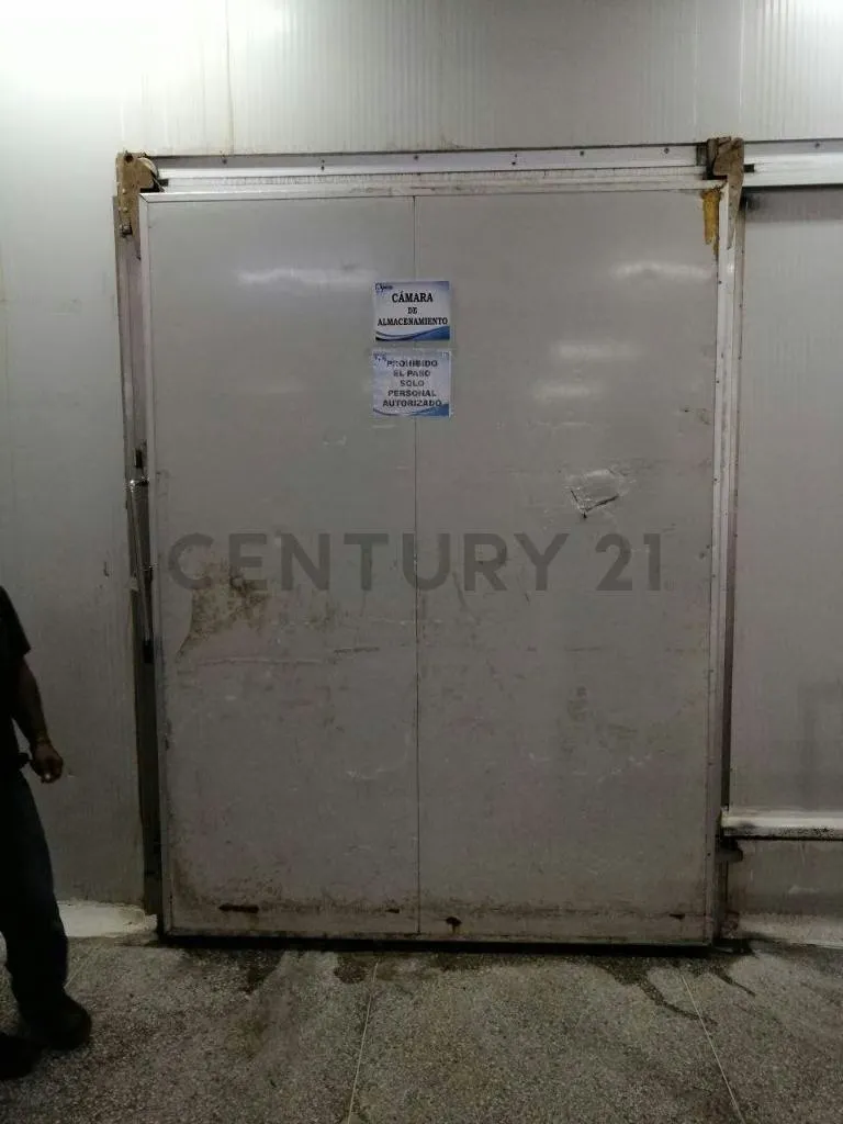 Galpones en venta Cumana Estado Sucre a puerta de avenida rotaria - 57