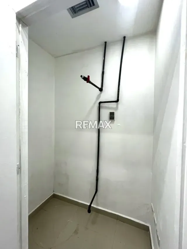 EN VENTA AMPLIO LOCAL COMERCIAL (OFICINA) EN EL C.C. AB, PAMPATAR, MUNICIPIO MANEIRO, ISLA DE MARGARITA. - 12