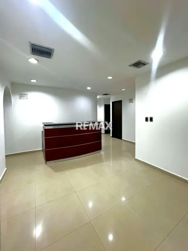 EN VENTA AMPLIO LOCAL COMERCIAL (OFICINA) EN EL C.C. AB, PAMPATAR, MUNICIPIO MANEIRO, ISLA DE MARGARITA. - 2