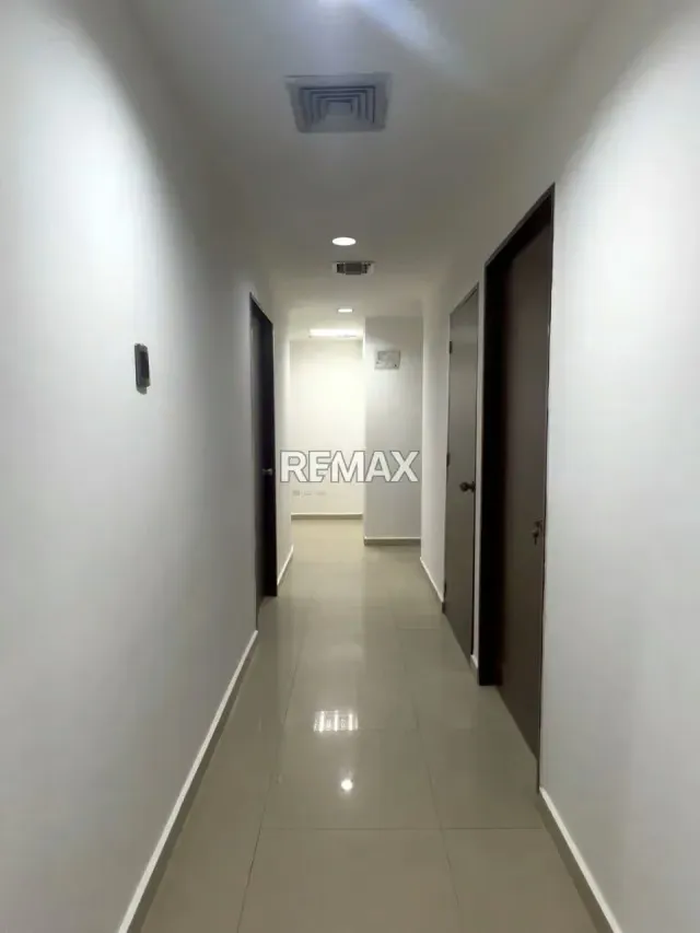 EN VENTA AMPLIO LOCAL COMERCIAL (OFICINA) EN EL C.C. AB, PAMPATAR, MUNICIPIO MANEIRO, ISLA DE MARGARITA. - 4