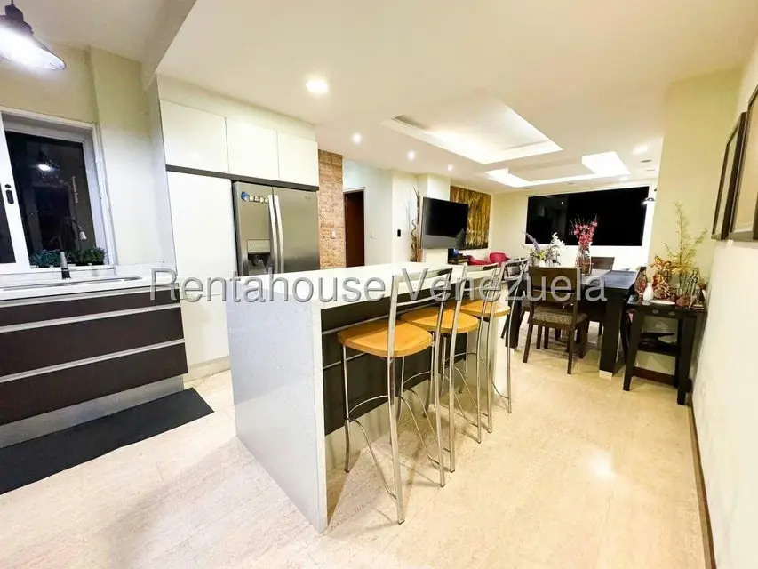 Apartamento (Multiples Niveles) en Venta en Campo Alegre, Distrito Metropolitano - 3