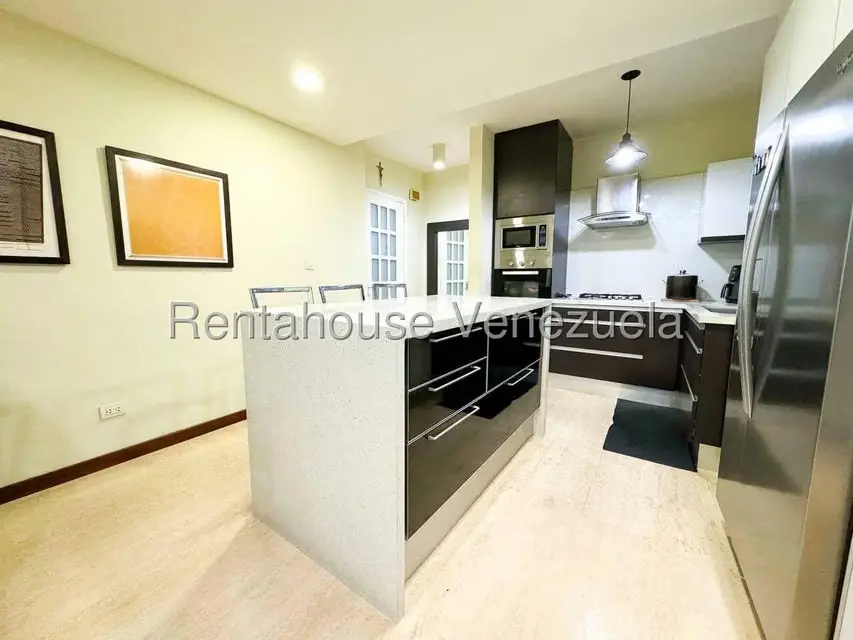 Apartamento (Multiples Niveles) en Venta en Campo Alegre, Distrito Metropolitano - 4