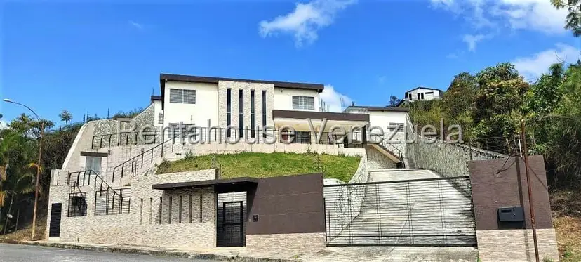 Casa (Duplex) en Venta en Pan de Azucar, Miranda