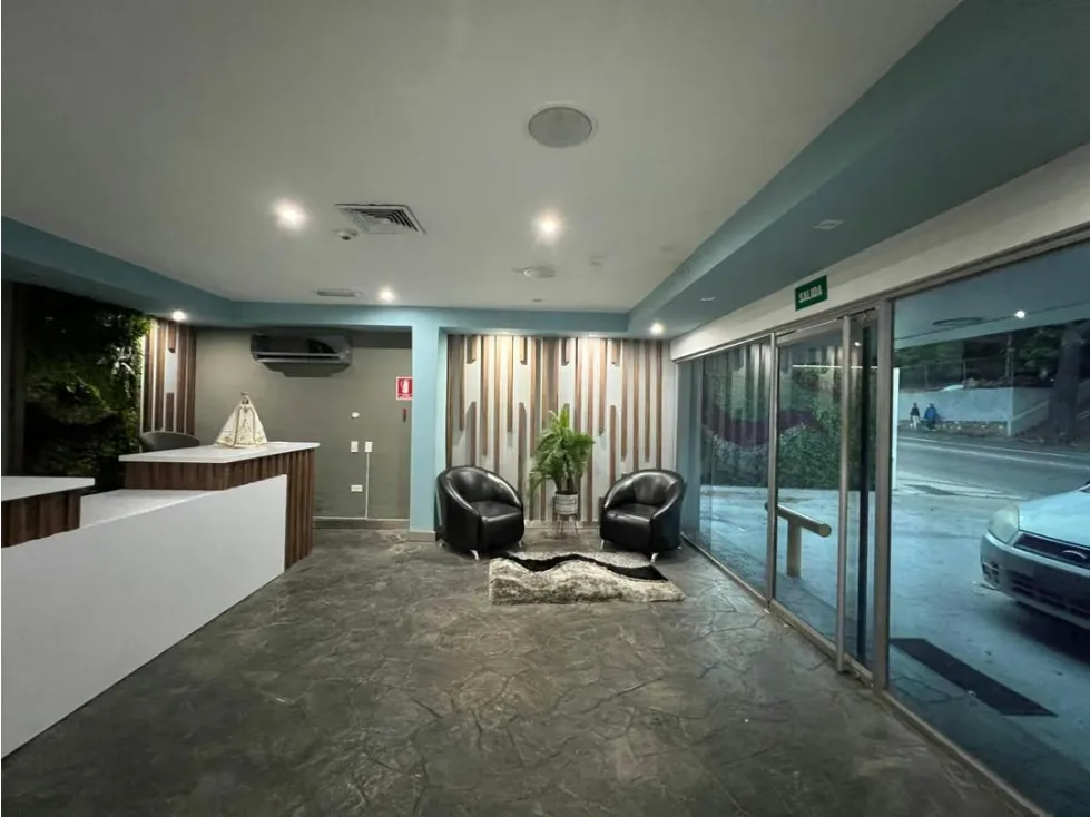 Se vende casa 1100m² 7b/14p Chuao - 2