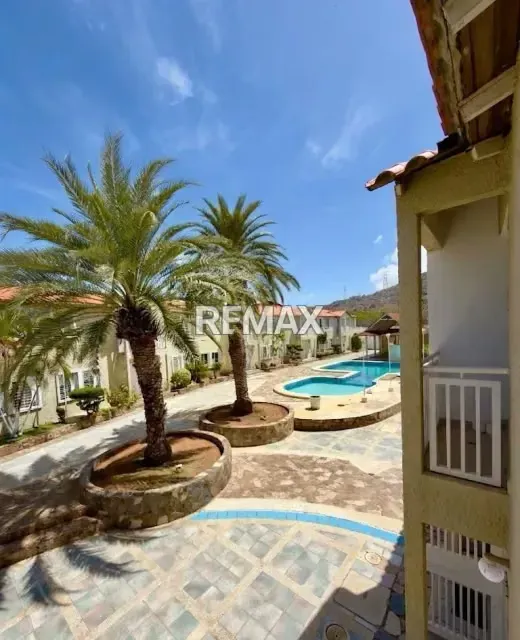 ALQUILER DE TOWNHOUSE EN LOS ROBLES - 14