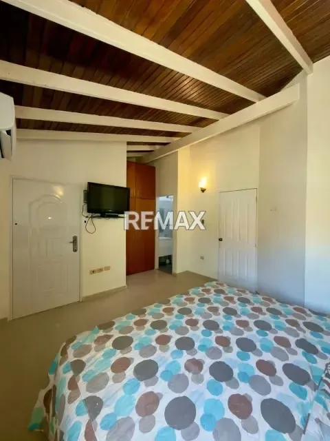 ALQUILER DE TOWNHOUSE EN LOS ROBLES - 7