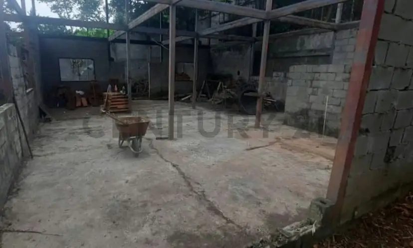 TERRENO CON BIENHECHURÍA