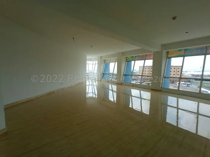 Local Comercial en Alquiler en Castillito, Carabobo - 2