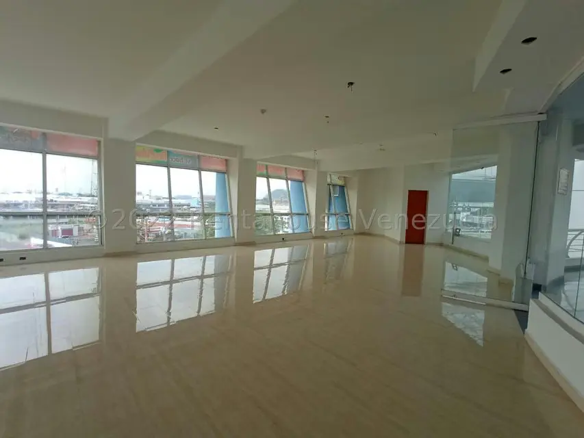 Local Comercial en Alquiler en Castillito, Carabobo - 3
