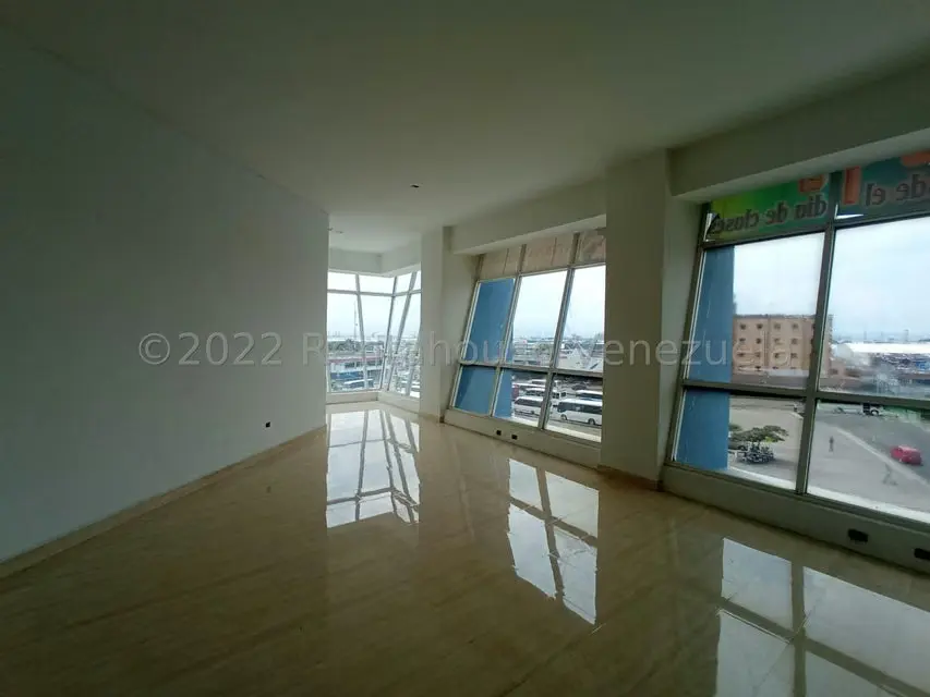 Local Comercial en Alquiler en Castillito, Carabobo - 4