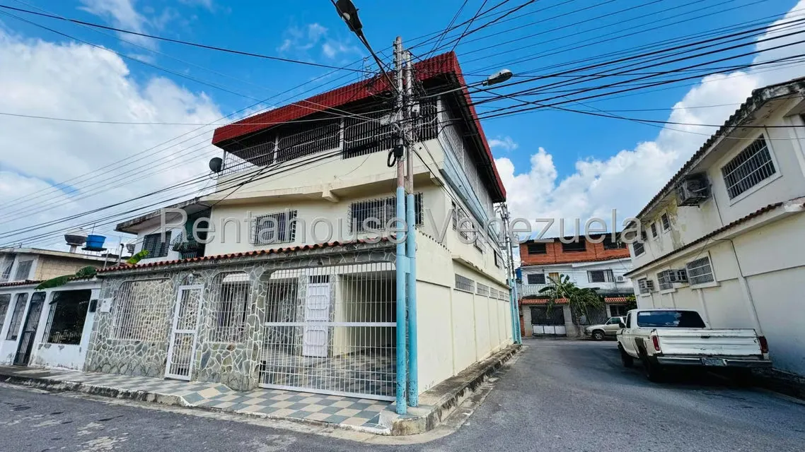 Casa (Multipes Niveles) en Alquiler en La Mora II, Aragua - 43