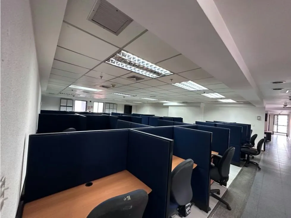 Se alquila oficina 781m2. Chacao - 7