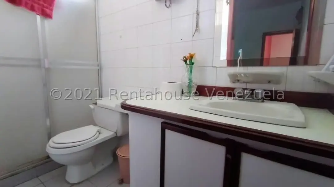 Apartamento (1 Nivel) en Alquiler en Centro, Lara - 24