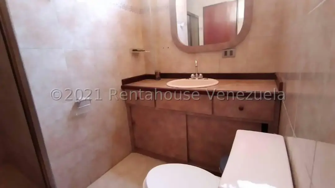 Apartamento (1 Nivel) en Alquiler en Centro, Lara - 26