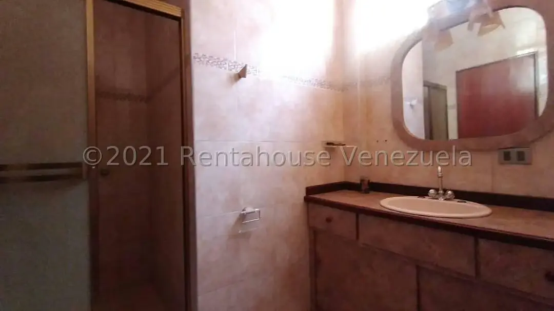 Apartamento (1 Nivel) en Alquiler en Centro, Lara - 29