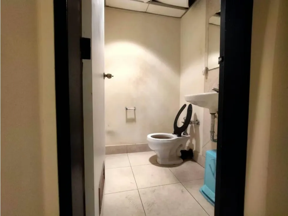 Se vende/alquila oficina 150m2 Chacao - 13