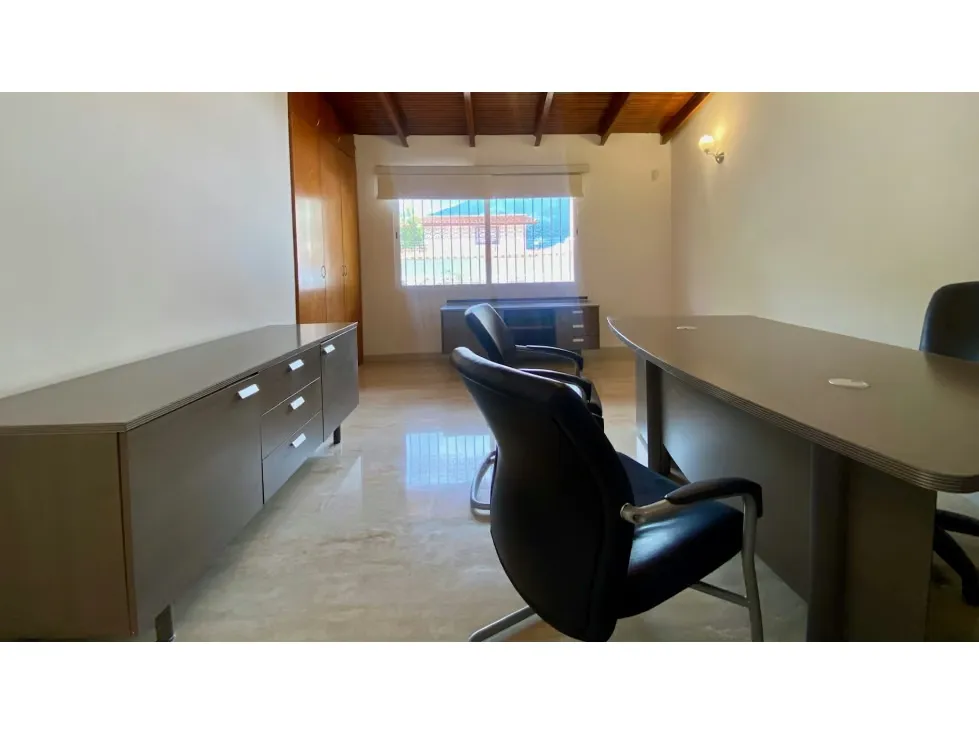 Vendo casa 600m2 calle Geminis Santa Paula 3295 - 11