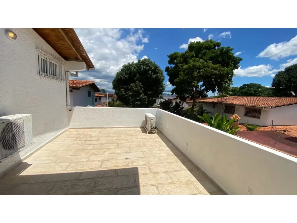 Vendo casa 600m2 calle Geminis Santa Paula 3295 - 24