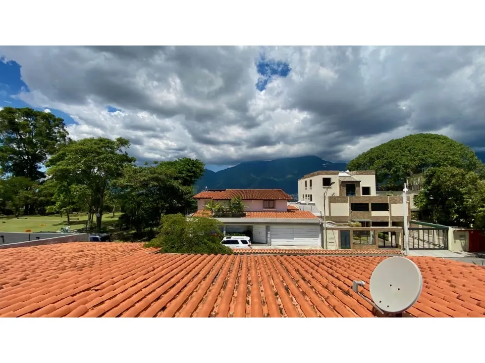 Vendo casa 600m2 calle Geminis Santa Paula 3295 - 36