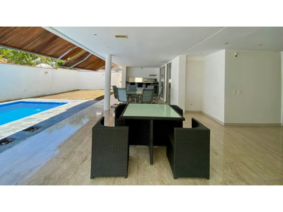 Vendo casa 600m2 calle Geminis Santa Paula 3295 - 5