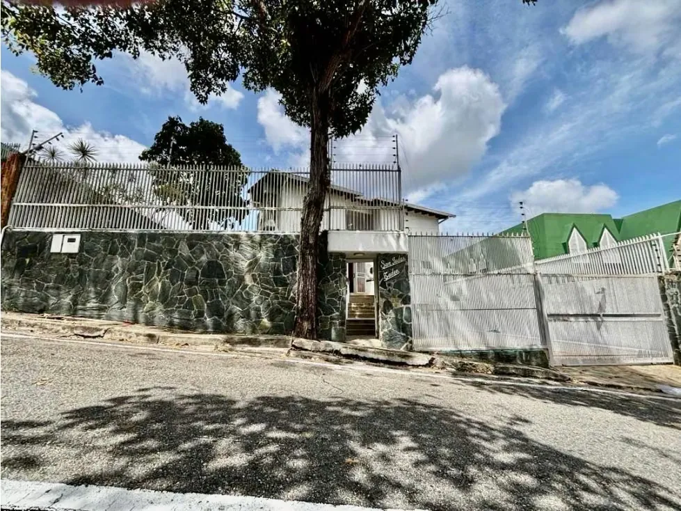 Se vende casa 590m2 7h/8b/4p Colinas de Tamanaco - 2