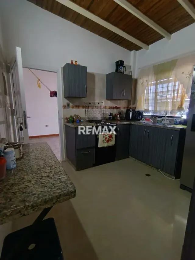 VENDO CASA EN SAN DIEGO RES LOS CARACAROS OPORTUNIDAD - 8