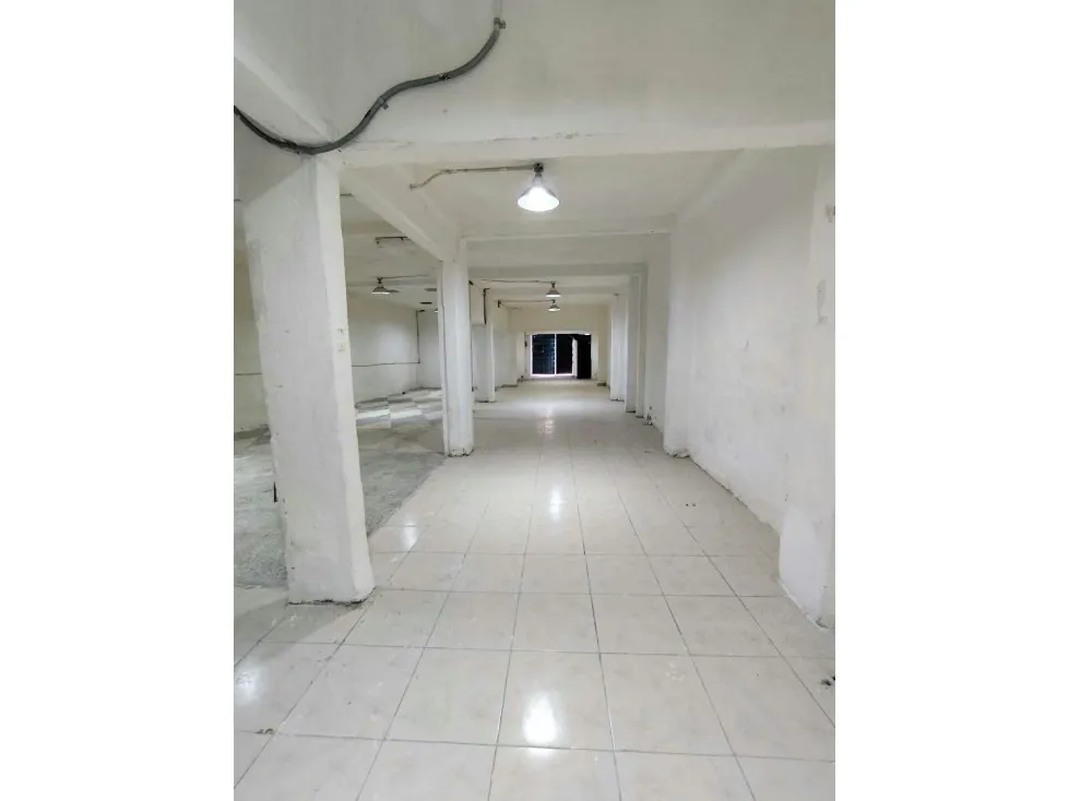 Alquilo local 322m2 Prado de Maria 2354 - 3