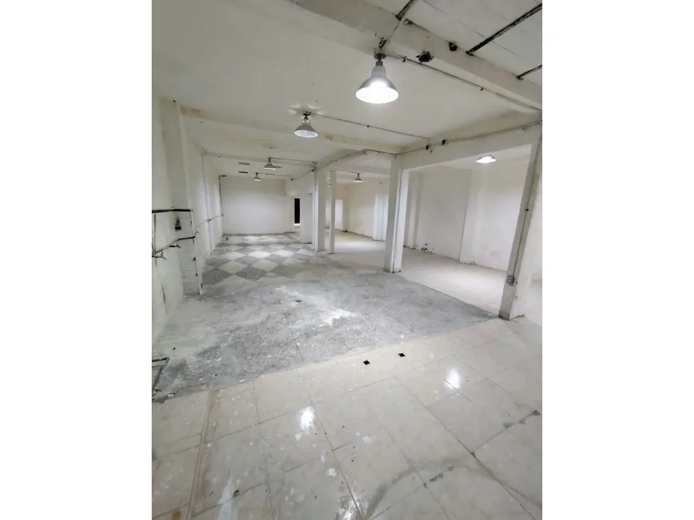 Alquilo local 322m2 Prado de Maria 2354 - 4