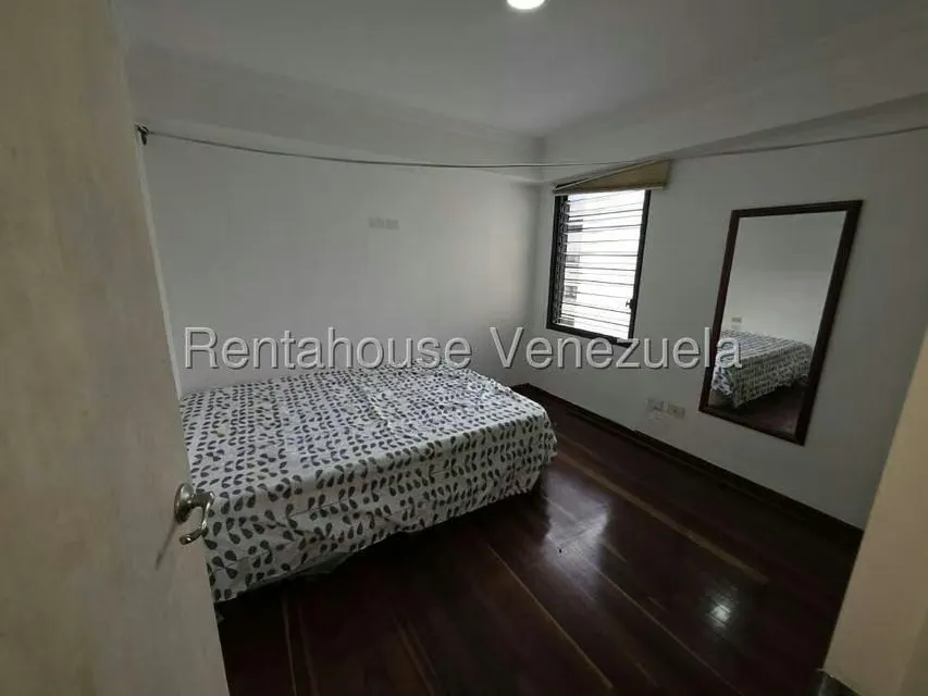 Apartamento (1 Nivel) en Alquiler en El Cigarral, Distrito Metropolitano - 15