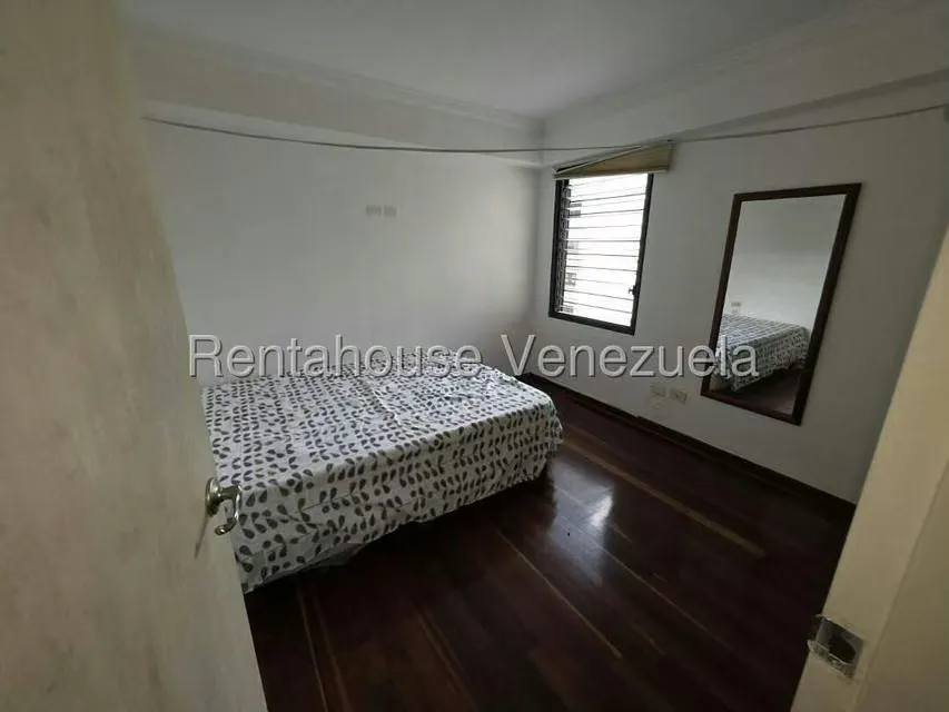 Apartamento (1 Nivel) en Alquiler en El Cigarral, Distrito Metropolitano - 17