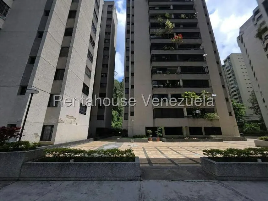 Apartamento (1 Nivel) en Alquiler en El Cigarral, Distrito Metropolitano - 27
