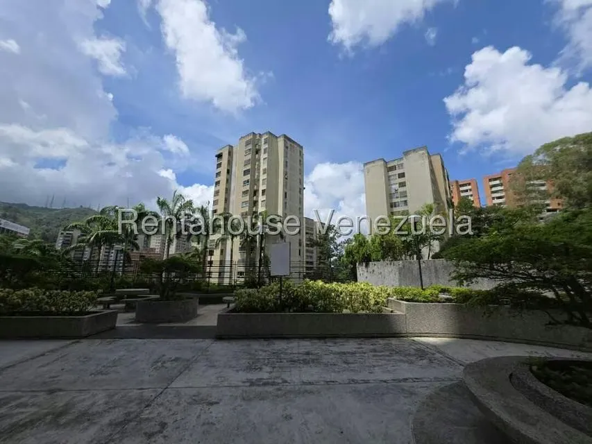 Apartamento (1 Nivel) en Alquiler en El Cigarral, Distrito Metropolitano - 28