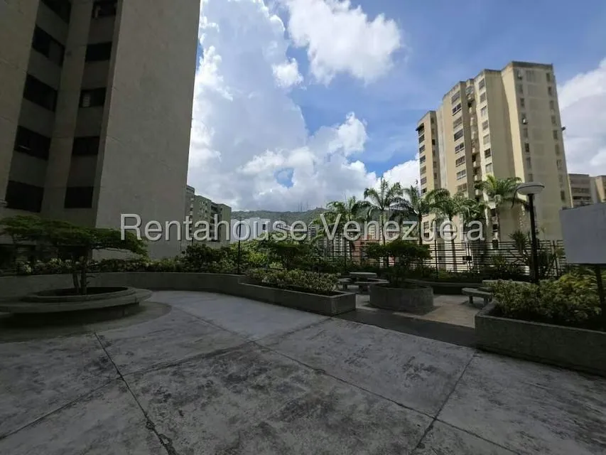 Apartamento (1 Nivel) en Alquiler en El Cigarral, Distrito Metropolitano - 29