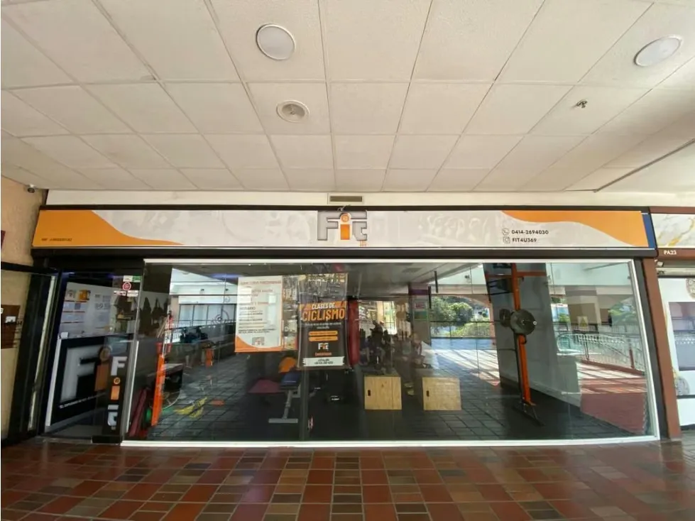 Venta Local Comercial y Fondo de Comercio C.C Galerias Prados del Este - 7