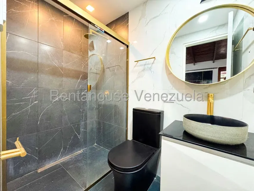Casa (Duplex) en Venta en Alto Prado, Distrito Metropolitano - 25