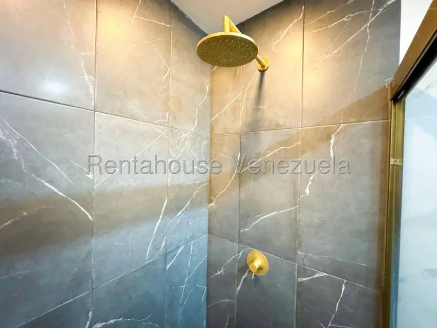 Casa (Duplex) en Venta en Alto Prado, Distrito Metropolitano - 26