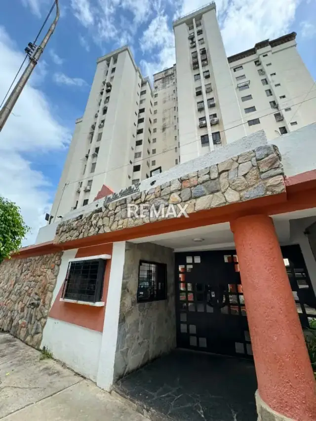 Apartamento Amplio Amoblado en Venta en La Granja, Residencias Las Antillas B