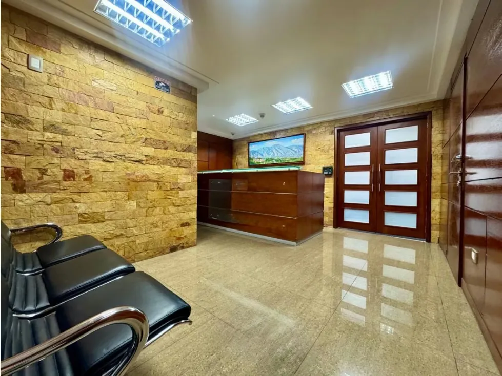 Se vende oficina 255m2 Los Ruices 2182 - 2