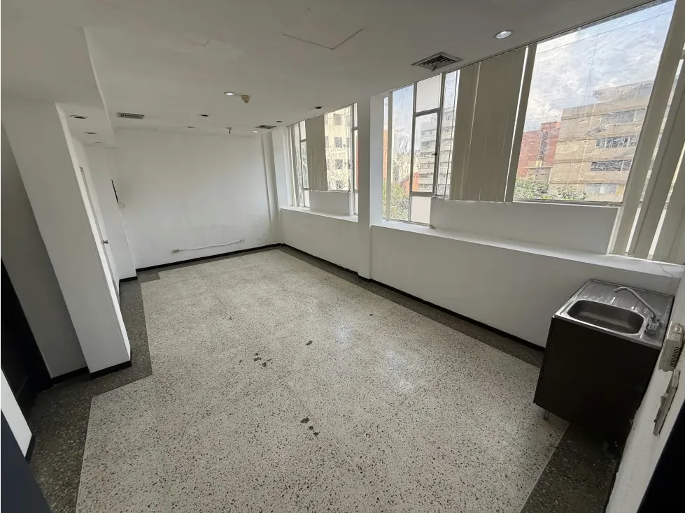 Se alquila local comercial 150m2 Bello Monte 4241 - 3