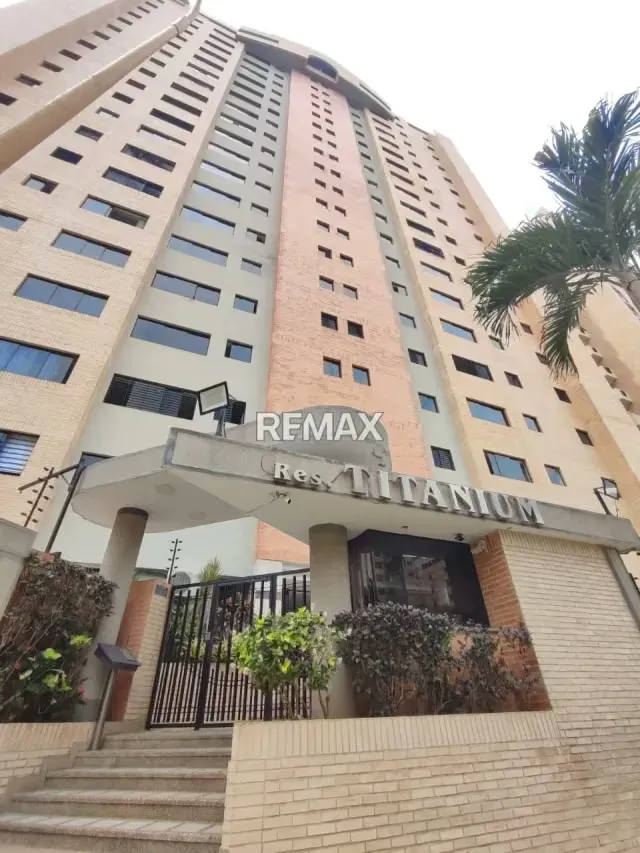 Apartamento en venta la Trigaleña alta Residencias Titanium Valencia