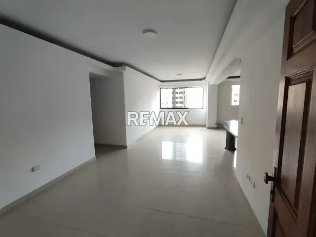Apartamento en venta la Trigaleña alta Residencias Titanium Valencia - 3