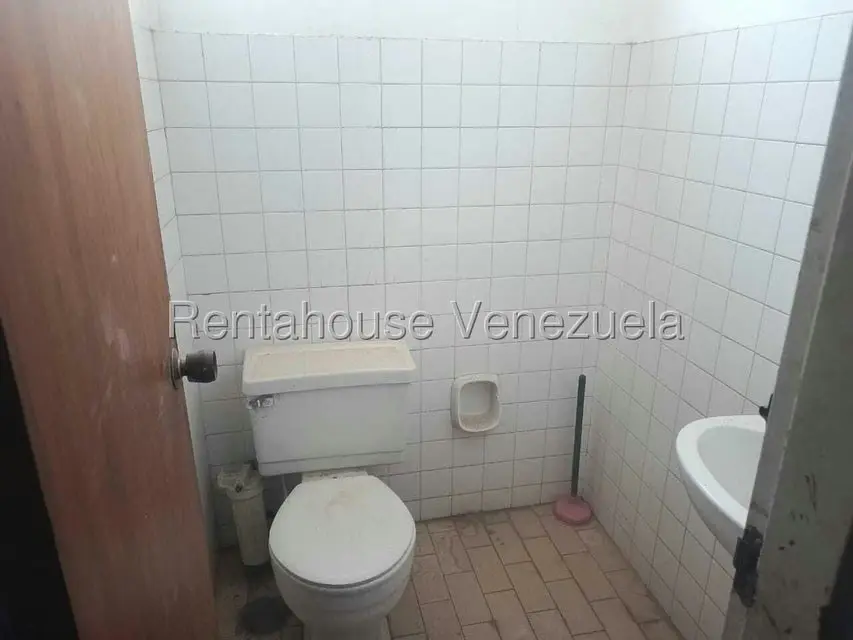 Local Comercial en Alquiler en Avenida Delicias Norte, Zulia - 12