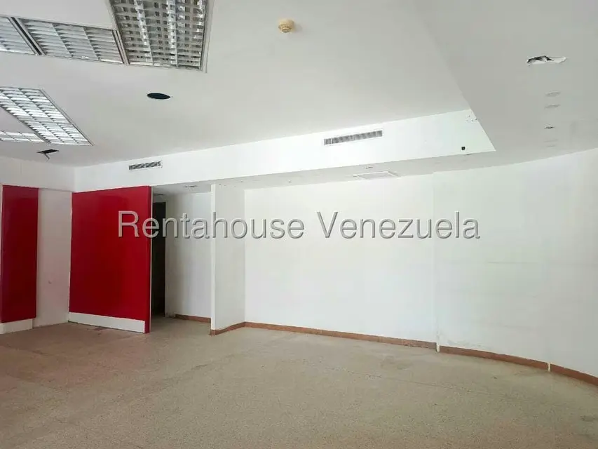Local Comercial en Alquiler en Avenida Delicias Norte, Zulia - 3