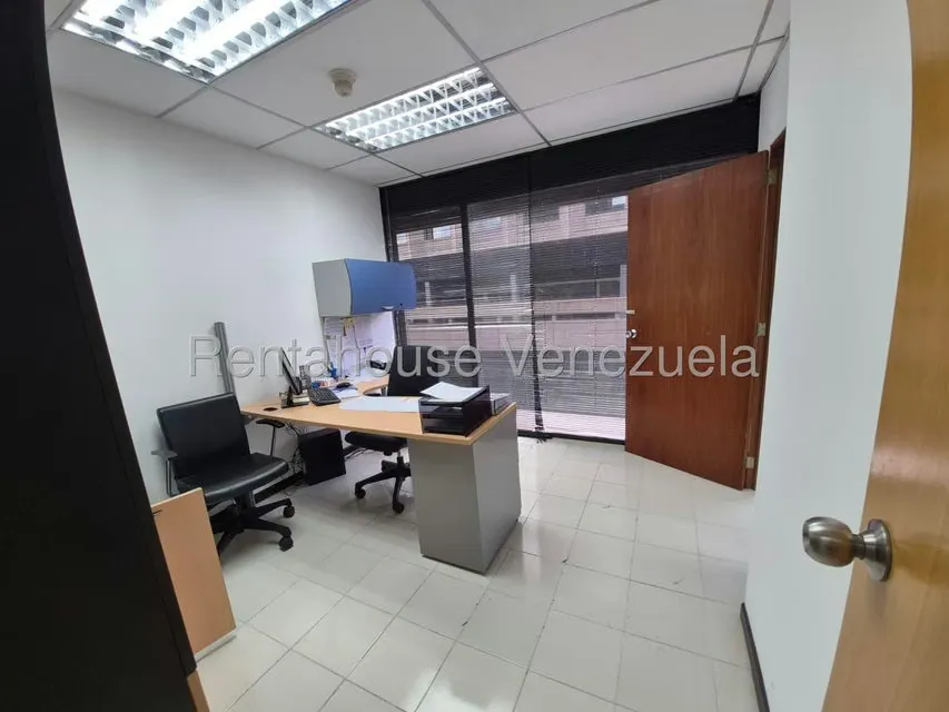 Oficina en Alquiler en Prados del Este, Distrito Metropolitano - 11