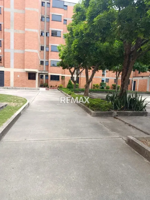 Apartamento Grande en Venta Ciudad Alianza Res Parque Bolivar 1 Mun Guacara - 4